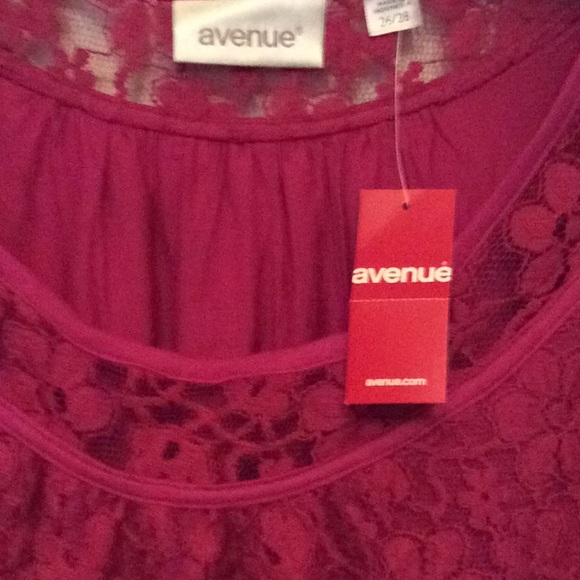 Avenue   Fancy Lace Overlay w lining  SS Top   NWT - Picture 3 of 6